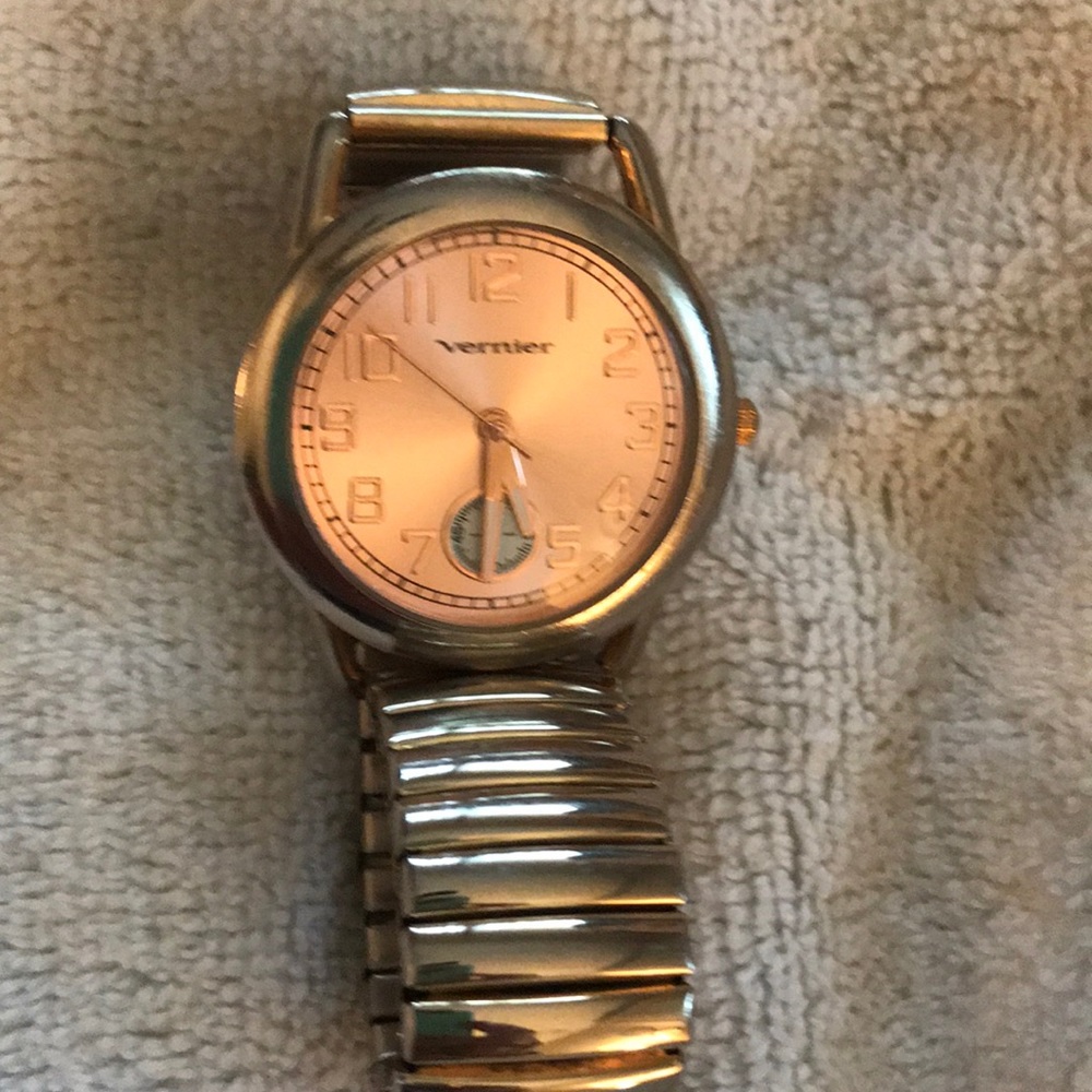 Vernier Expansion Band Watch
